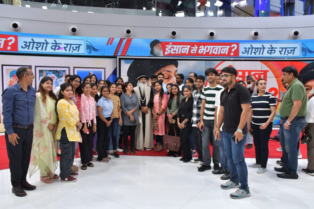 Student of HLM College recently had the unique opportunity to visit the TV9 Network office in Noida to participate in a live debate show